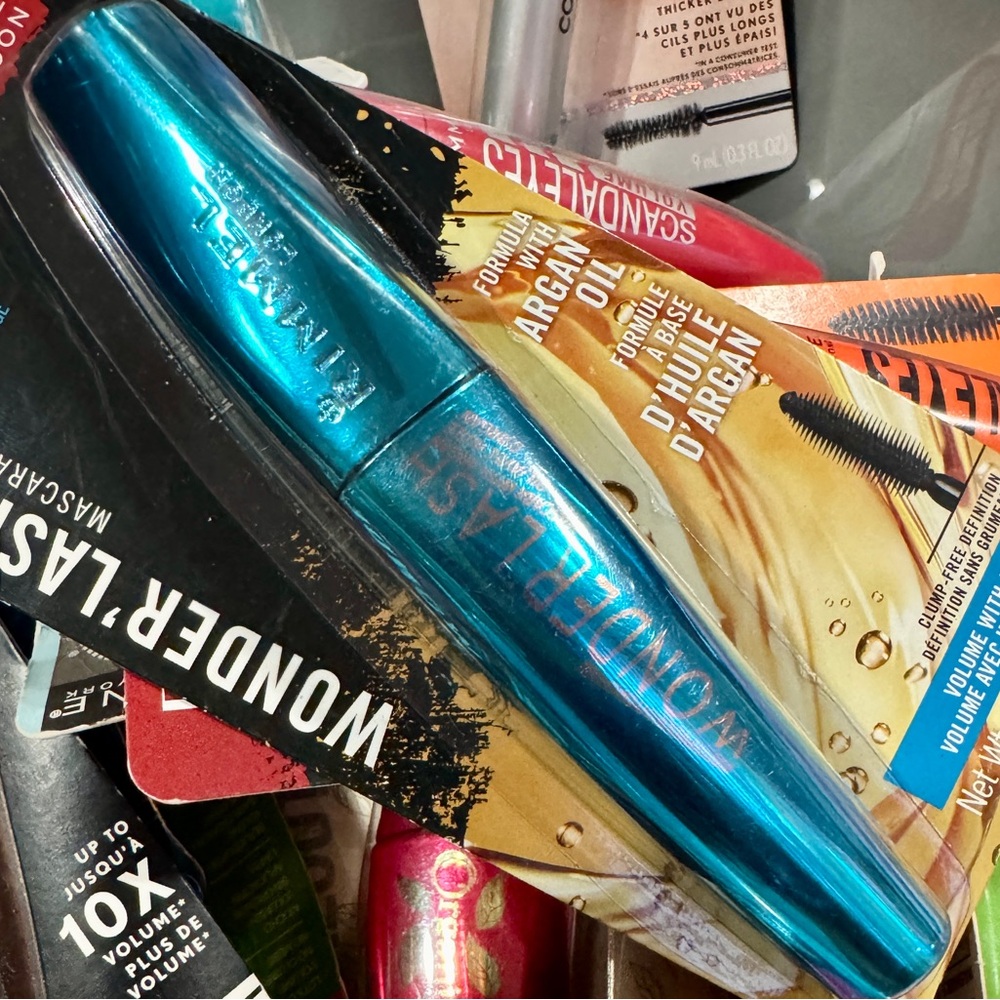 Rimmel London Wonder'Lash 001 Black Noir Mascara - Vibrant Blue